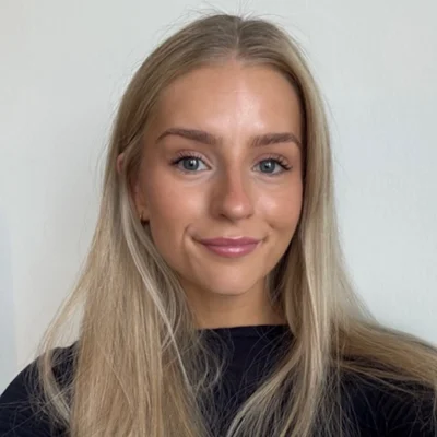 Porträttbild på Elin Sotkasiira i axelhöjd. Tidigare studerande Processtekniker på KYH