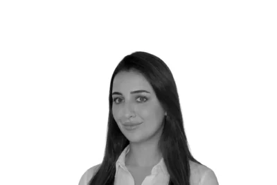 Porträttbild av utbildningsledaren Aya Hammad.